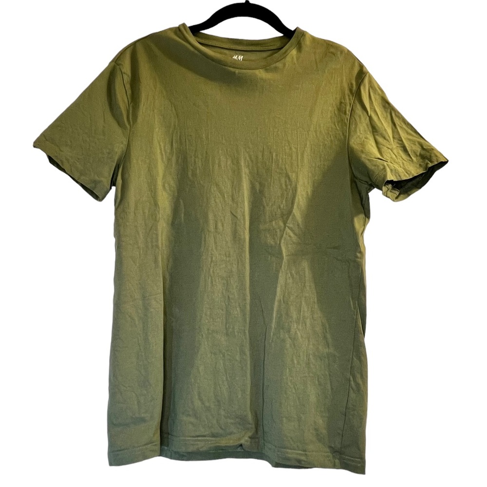 😎🦚Buy 3/$28 special T-Shirt Deal🦚😎  H&M Size US Small T-Shirt in green